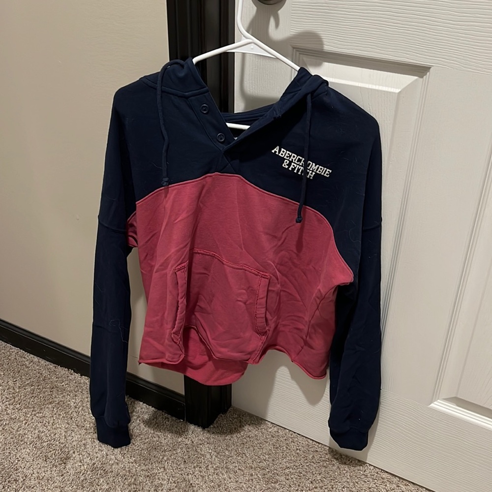 Abercrombie cropped shirt with a hood